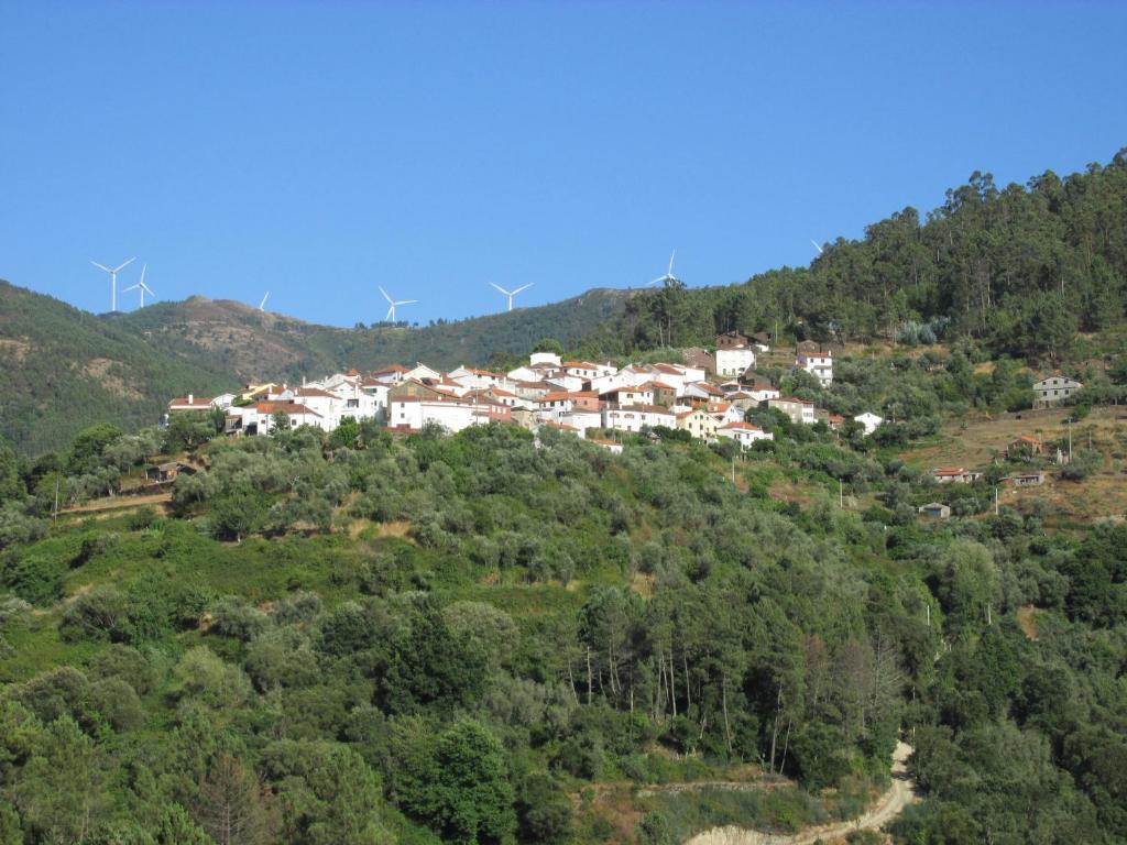 Отель Alojamento Local De Pardieiros Avo Экстерьер фото