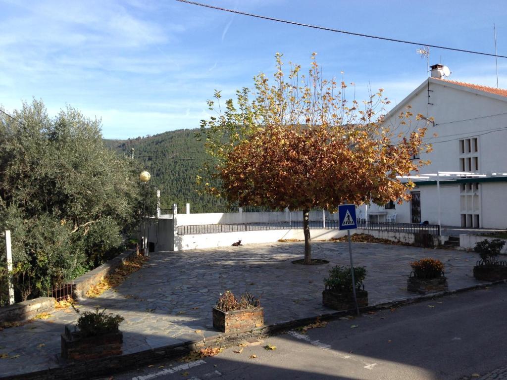Отель Alojamento Local De Pardieiros Avo Экстерьер фото